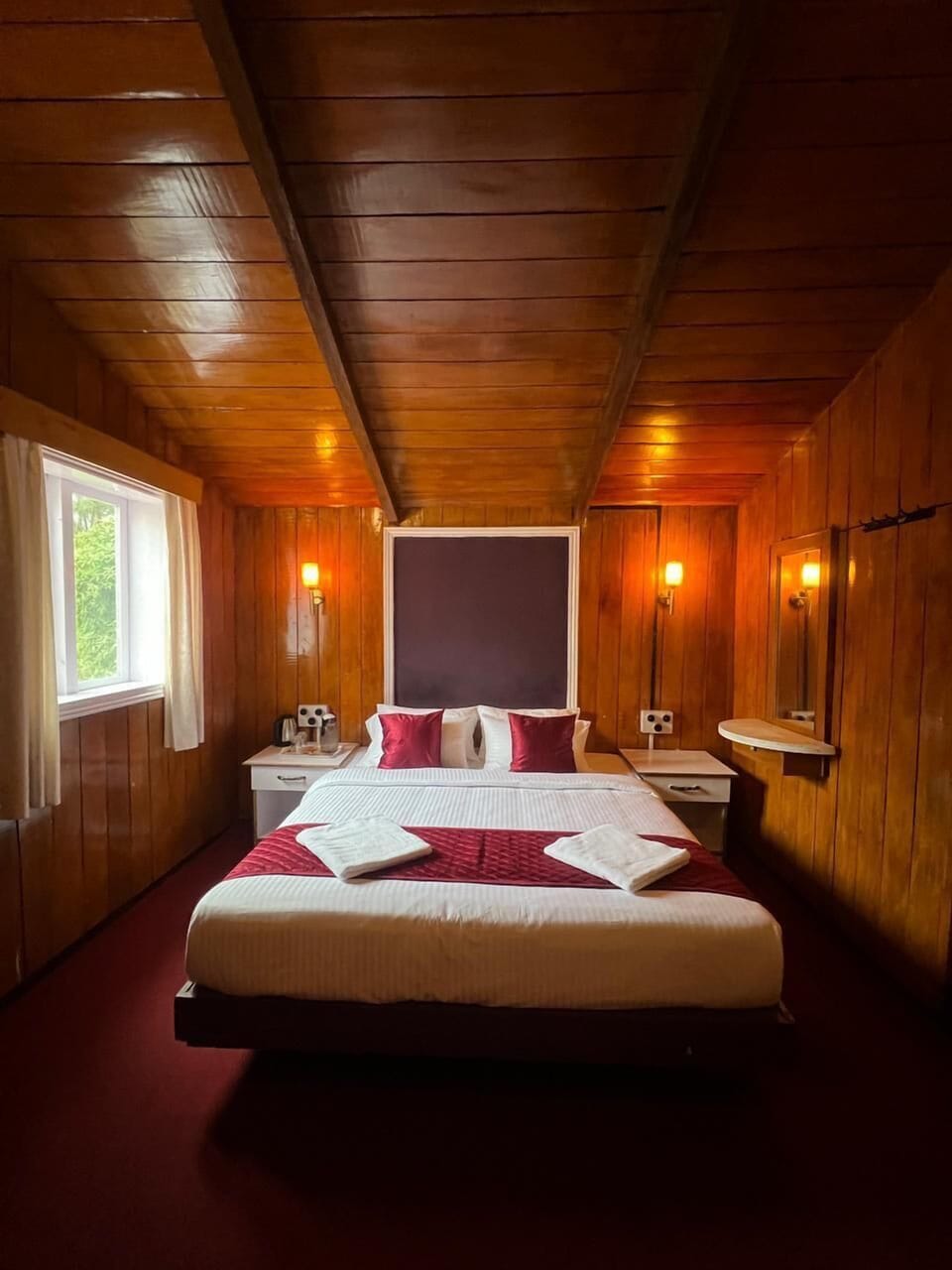 Luxury Room | Free WiFi, bed sheets