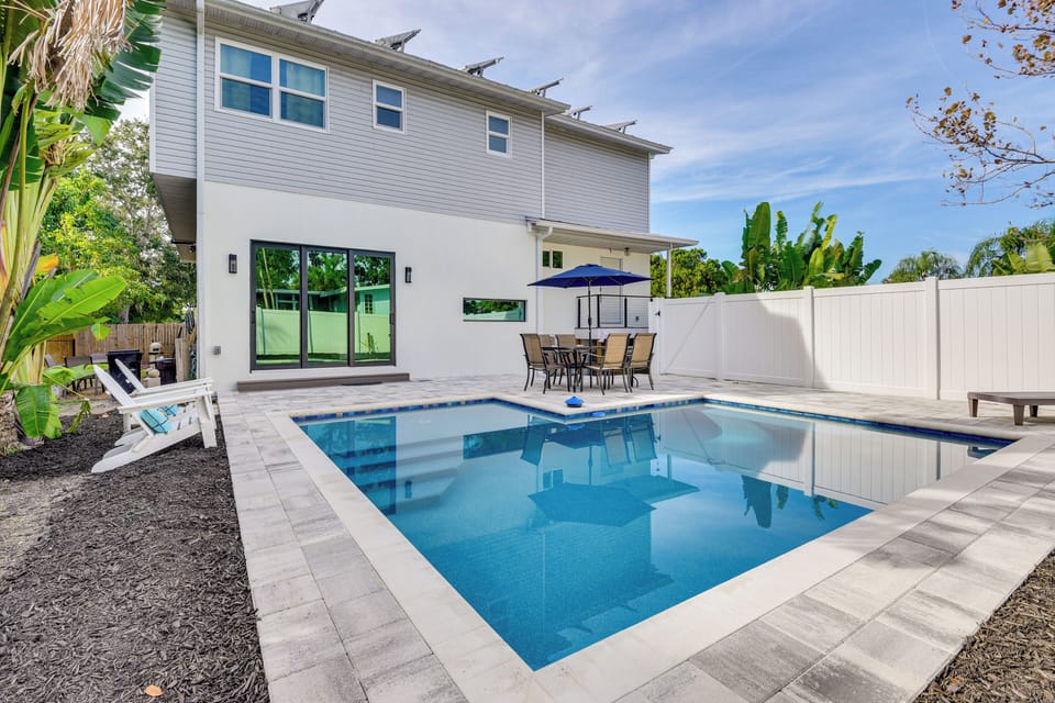 Sarasota Vacation Rental | 4BR | 4BA | 3,200 Sq Ft | Stairs to Access