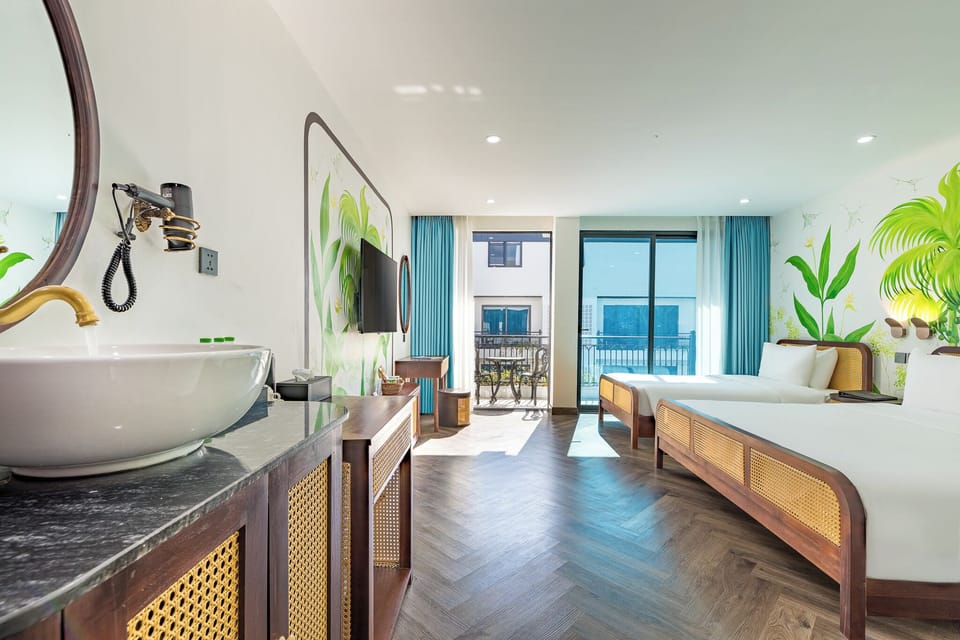 Family Room, Pool View | In-room safe, desk, laptop workspace, soundproofing