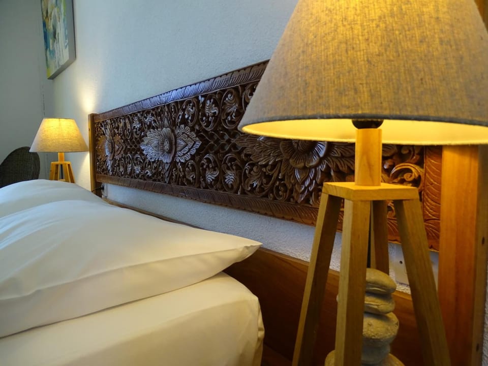 Premium bedding, desk, iron/ironing board, free WiFi