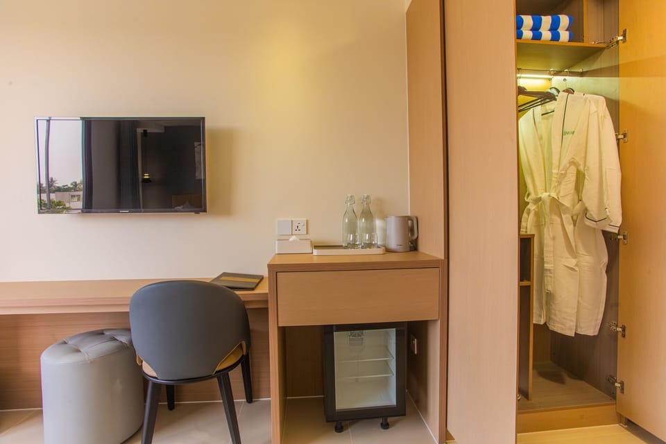 Minibar, in-room safe, desk, laptop workspace