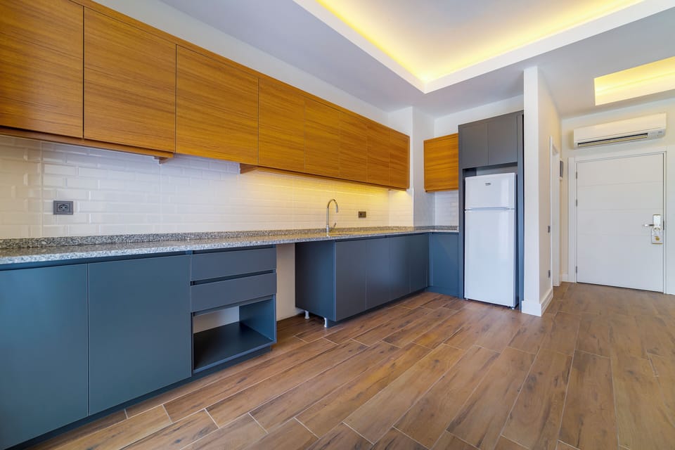 Senior Room | Private kitchen | Electric kettle, highchair