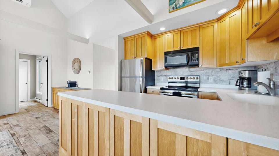 Full Kitchen 
