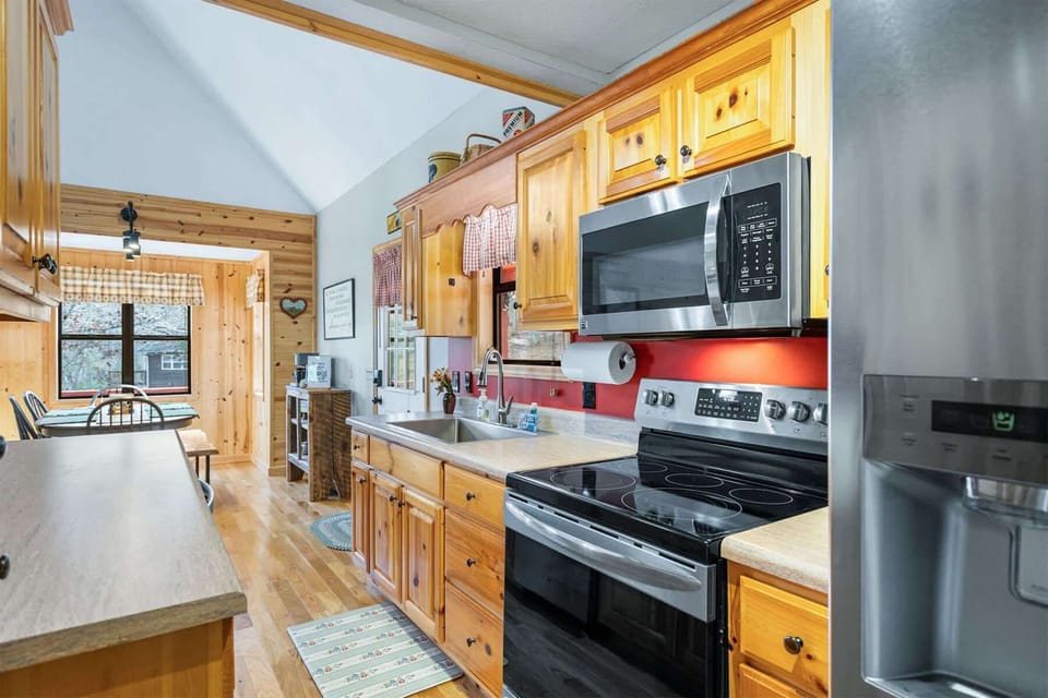 KITCHEN CORNER VIEW