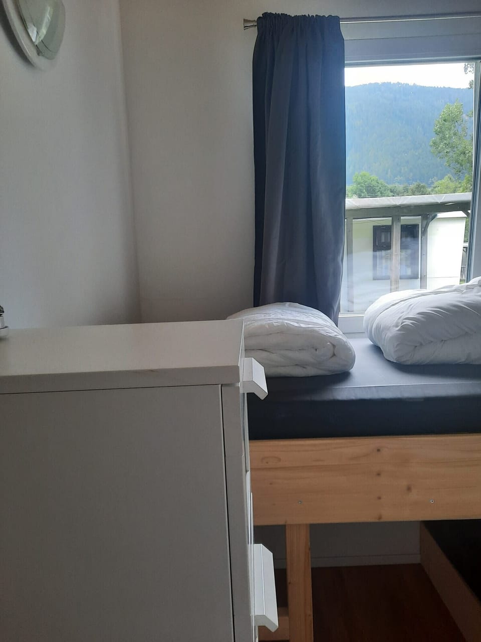 Bedroom double bed