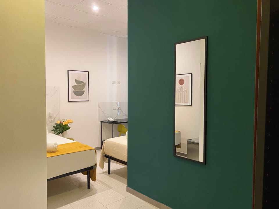 Classic Triple Room | Desk, free WiFi