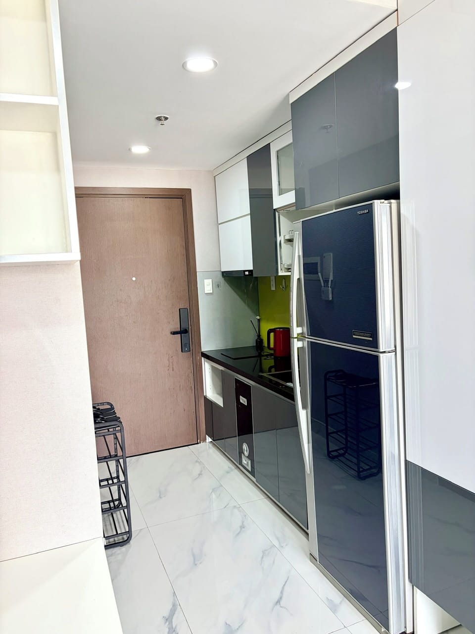 Luxury Apartment, Balcony, City View | Private kitchen