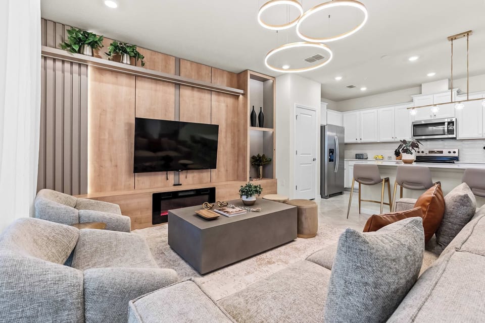 House | 5 bedrooms, desk, Internet