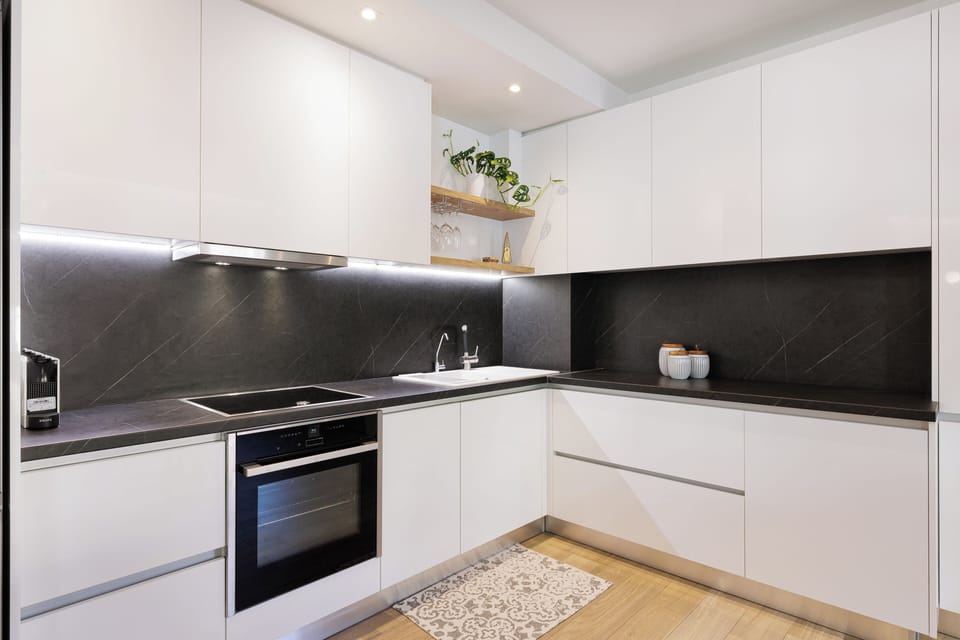 Apartment, 1 Bedroom | Private kitchen | Full-size fridge, oven, stovetop, dishwasher