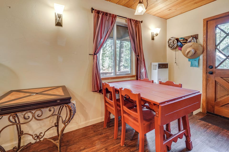 House (3 Bedrooms) | Interior