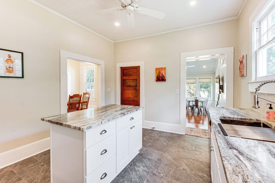 House (2 Bedrooms) | Interior