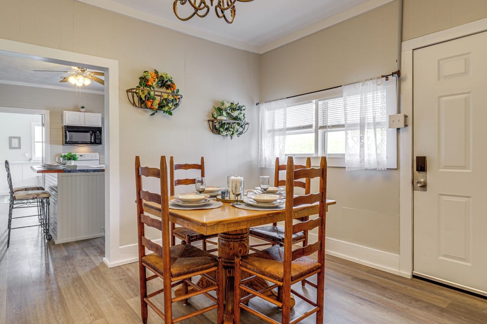 House (2 Bedrooms) | Interior