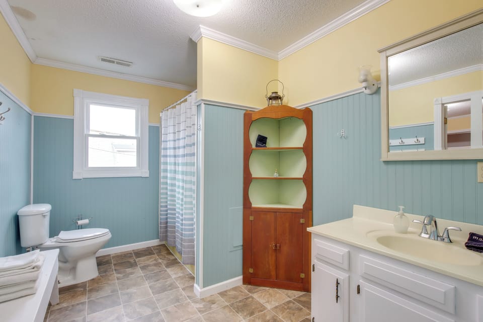 Walk to Nauvoo Temple: Remodeled Family Apartment Apartment in Nauvoo