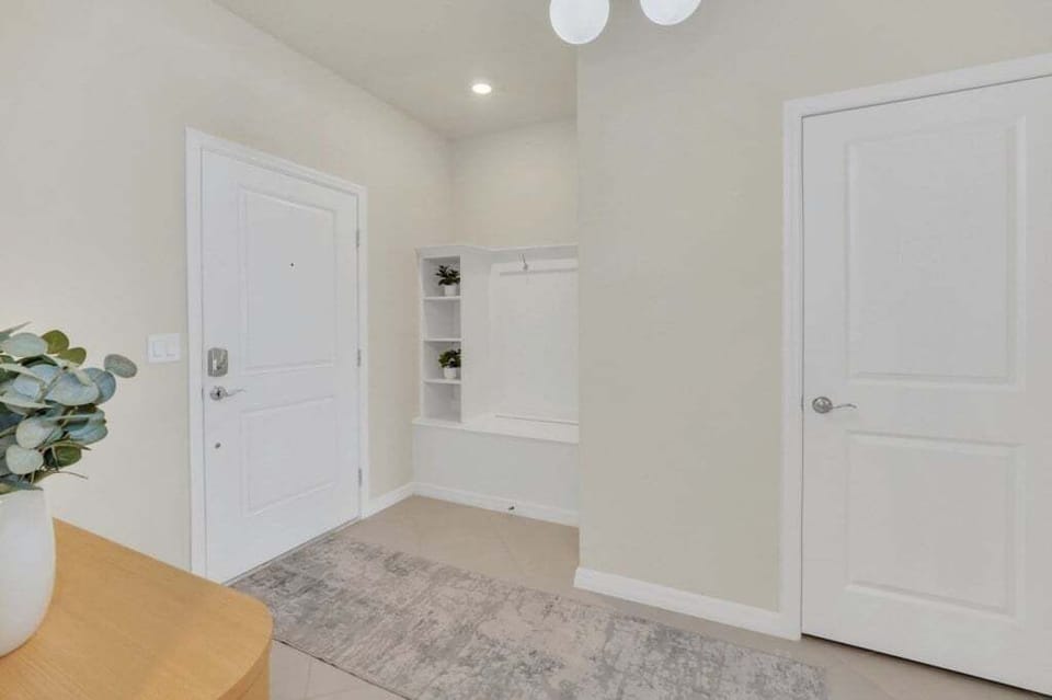 Townhome, 5 Bedrooms | Interior