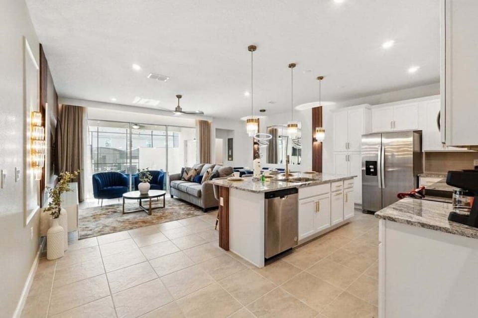 Townhome, 5 Bedrooms | Interior