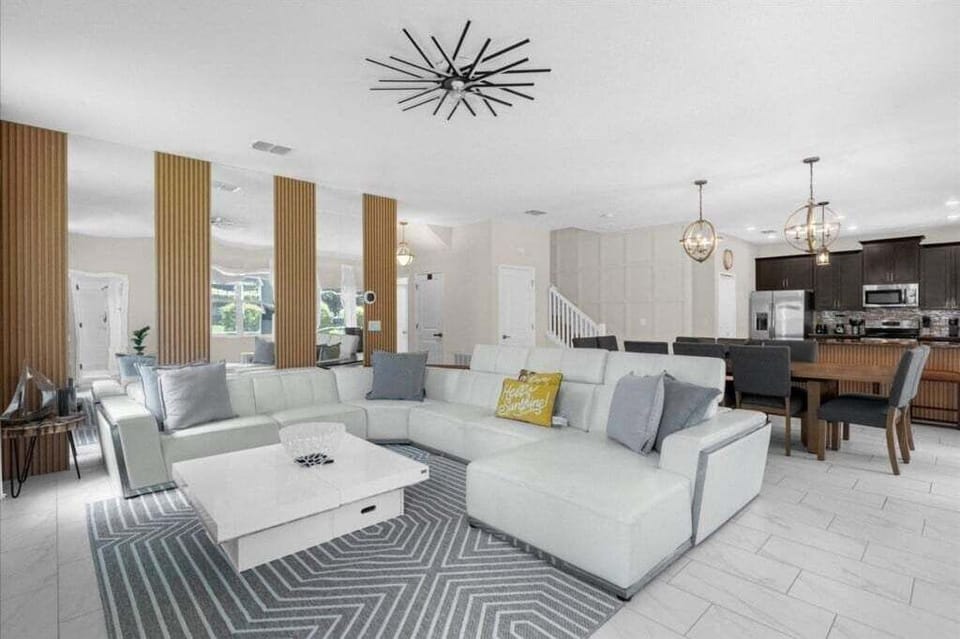 Villa, 6 Bedrooms | Living area
