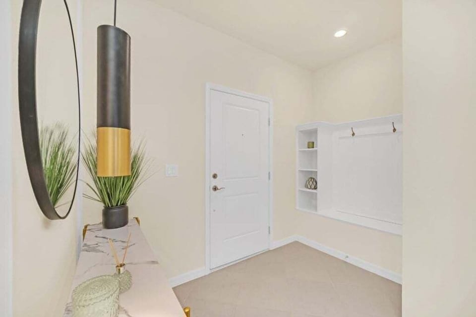 Townhome, 5 Bedrooms | Interior
