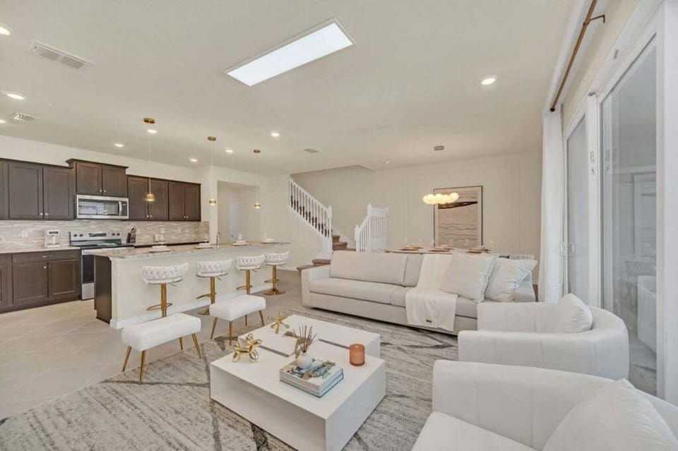 Townhome, 5 Bedrooms | Living area