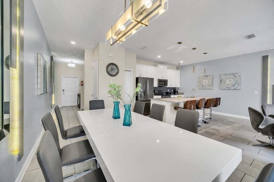 Townhome, 4 Bedrooms | Dining