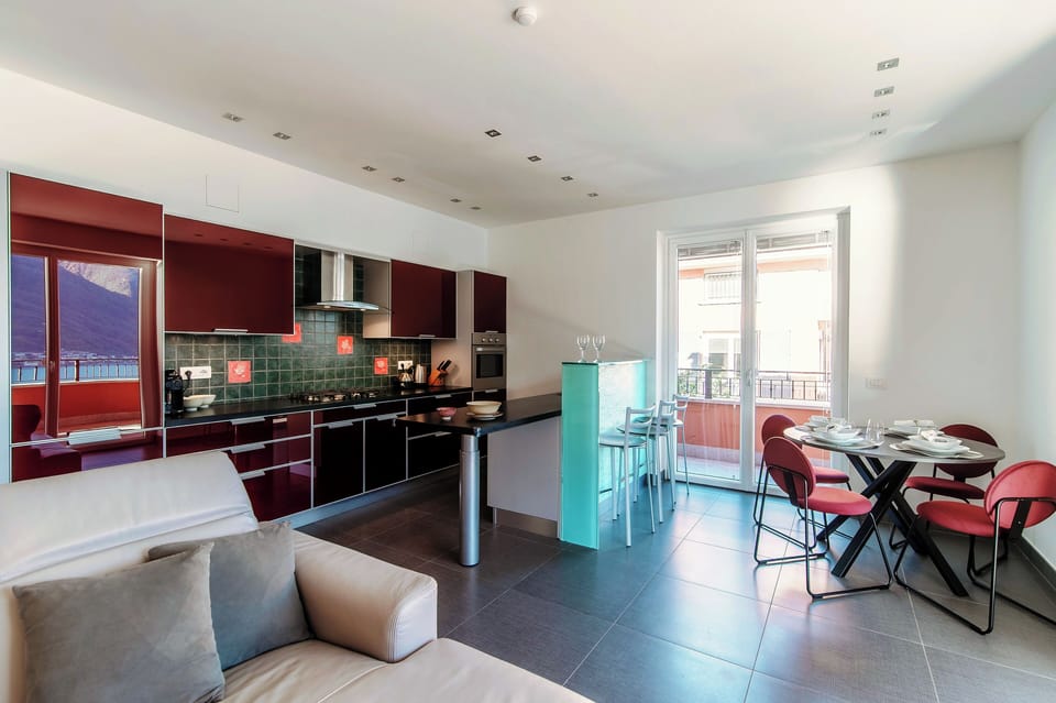 Apartment, Lake View | Dining room