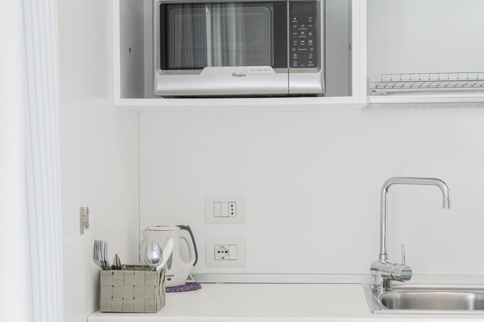 Comfort Studio | Private kitchen | Mini-fridge, microwave, stovetop, dishwasher