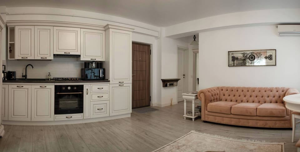 Apartment, 1 Bedroom, Balcony | Living room