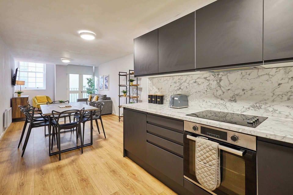 Apartment 6 Stanley Street, Liverpool - Host & Stay 