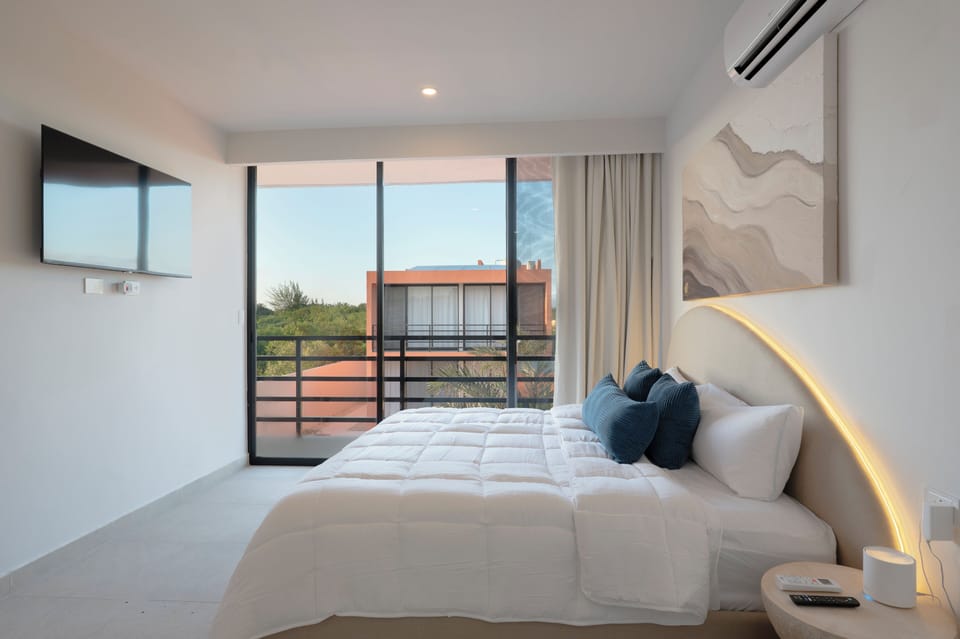 Pillowtop beds, blackout drapes, WiFi (free), bed sheets