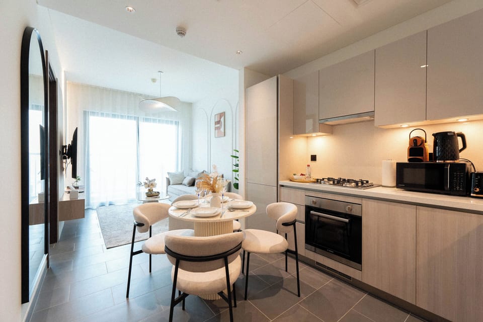 Deluxe Apartment, Balcony, Pool View | Private kitchen | Fridge, microwave, oven, stovetop