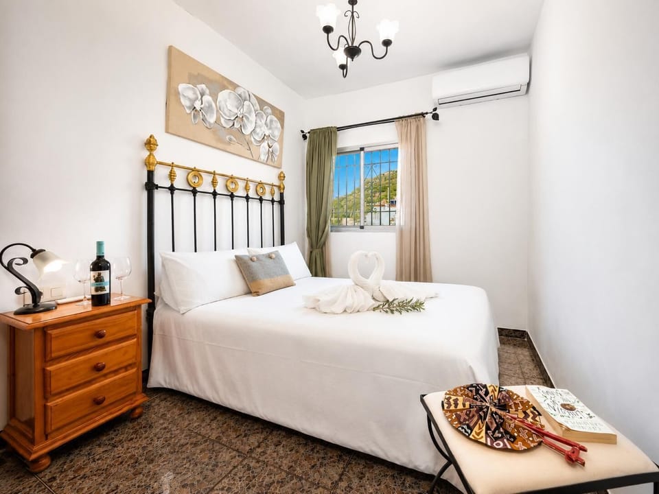 Double bedroom with A/C
