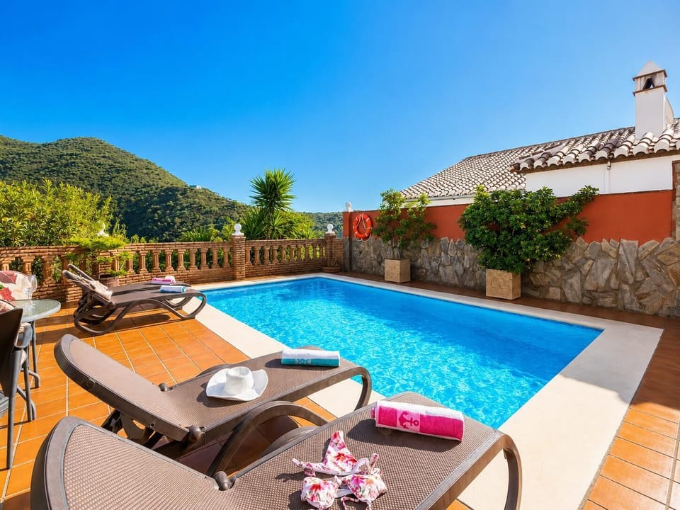 Private pool and terrace
