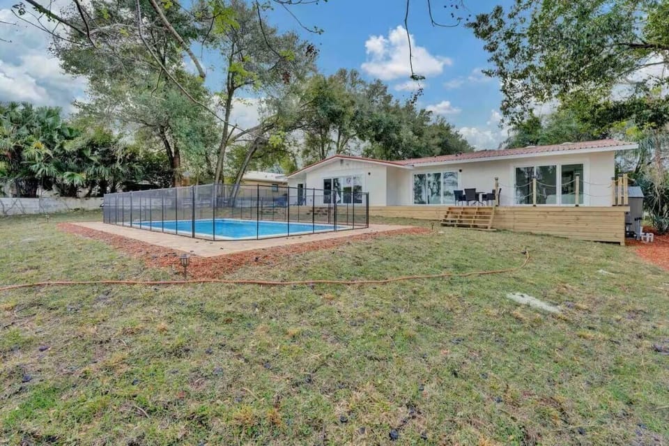 Swimming pool