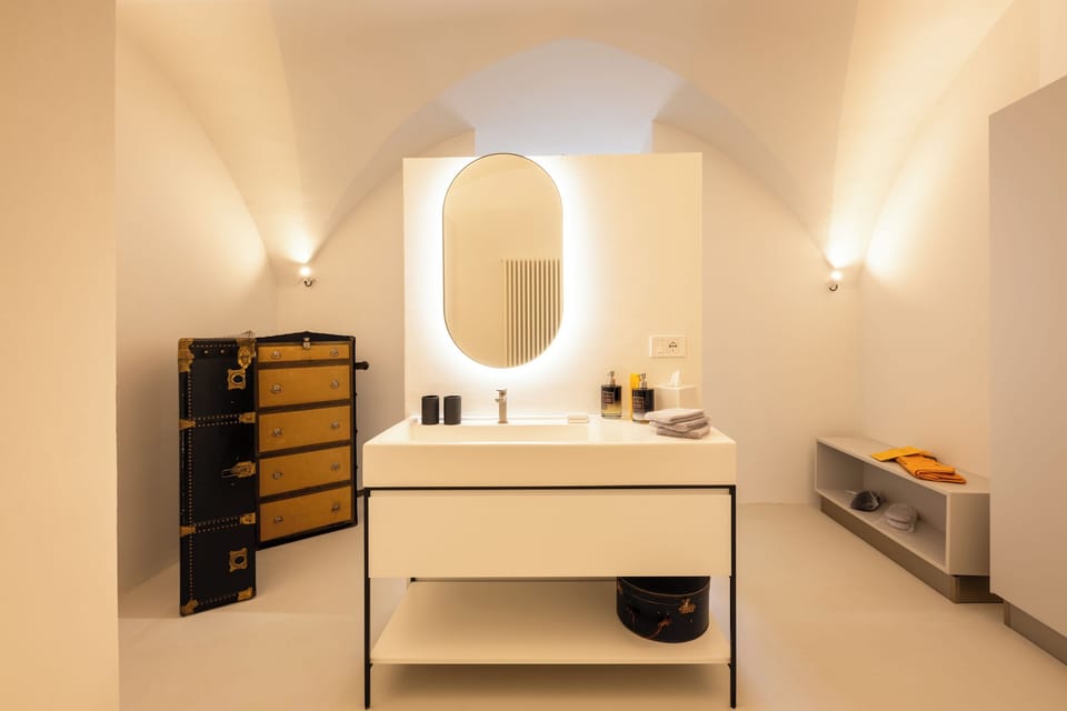 Apartment | Bathroom | Shower, free toiletries, hair dryer, slippers