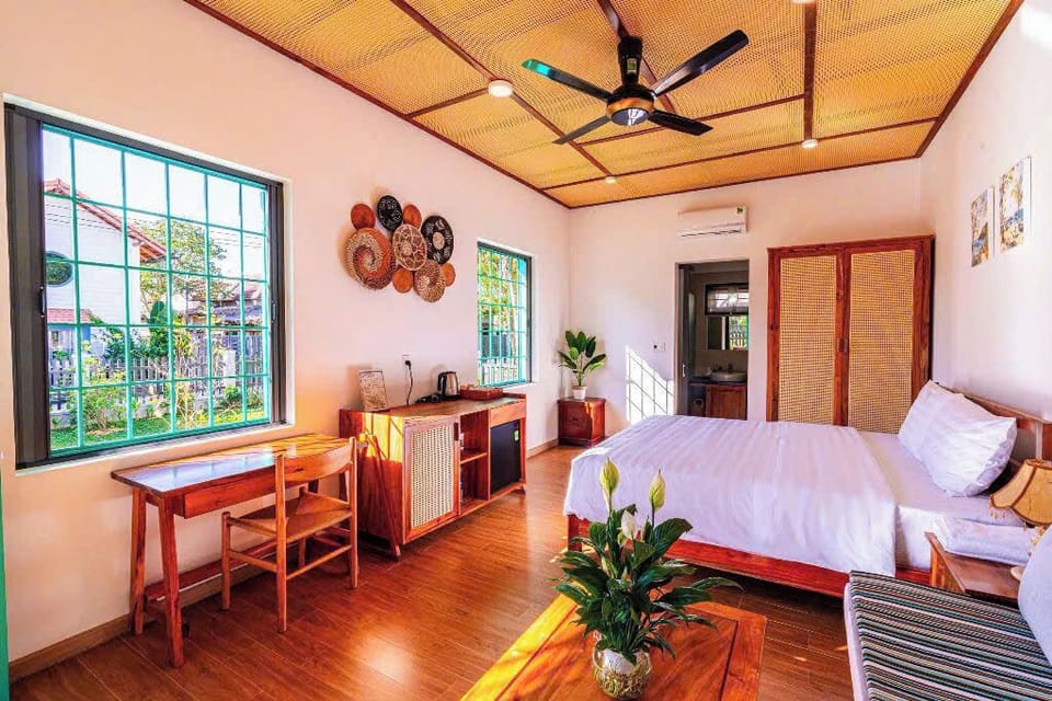 Basic Villa, 3 Bedrooms, Garden View | Desk, iron/ironing board