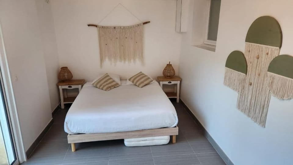 Deluxe House, Pool View | Free WiFi