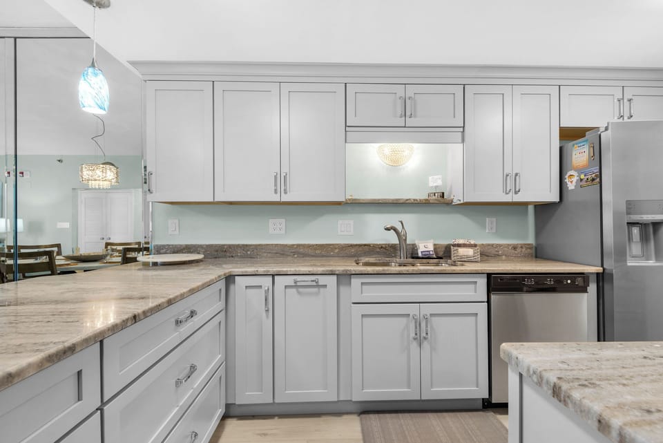 Full kitchen
