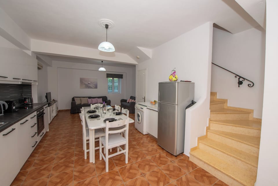 Paola House Agios Stefanos Kitchen 