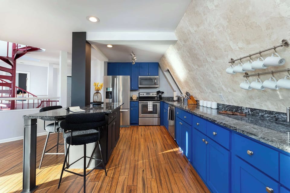 Recipe for a great stay: one gorgeous kitchen, a dash of laughter, and a sprinkle of memories made around the table. Bon appétit!