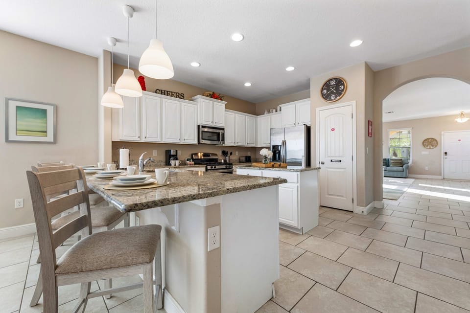 House (6 Bedrooms) | Property amenity