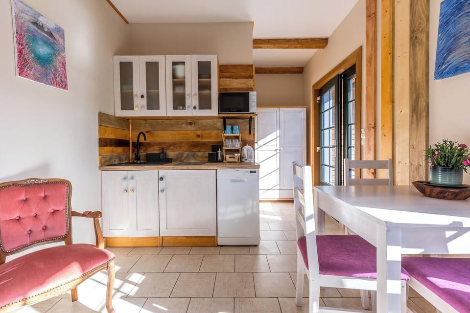 Apartment with balcony B4 | Private kitchen | Fridge, microwave, stovetop, dishwasher