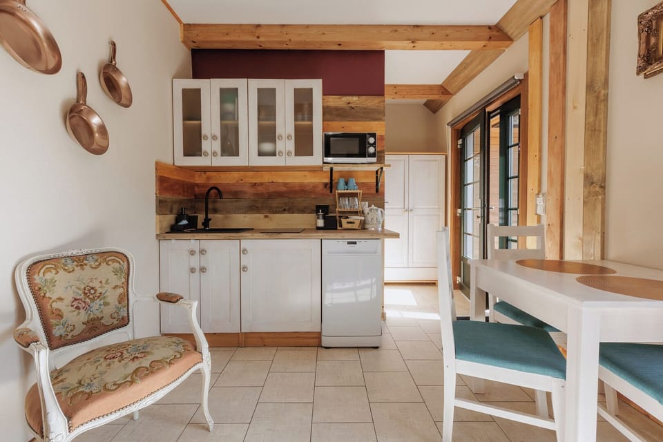 Apartment with balcony C4 | Private kitchen | Fridge, microwave, stovetop, dishwasher