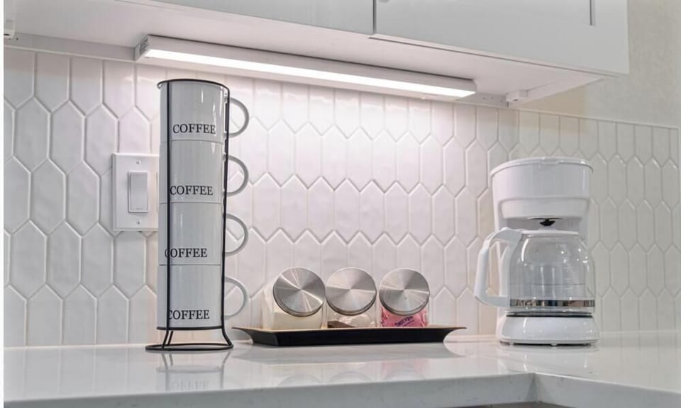 House (5 Bedrooms) | Coffee and/or coffee maker
