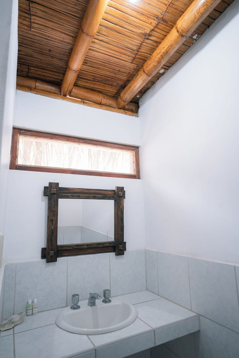 Basic Triple Room | Bathroom | Shower, towels, soap, shampoo