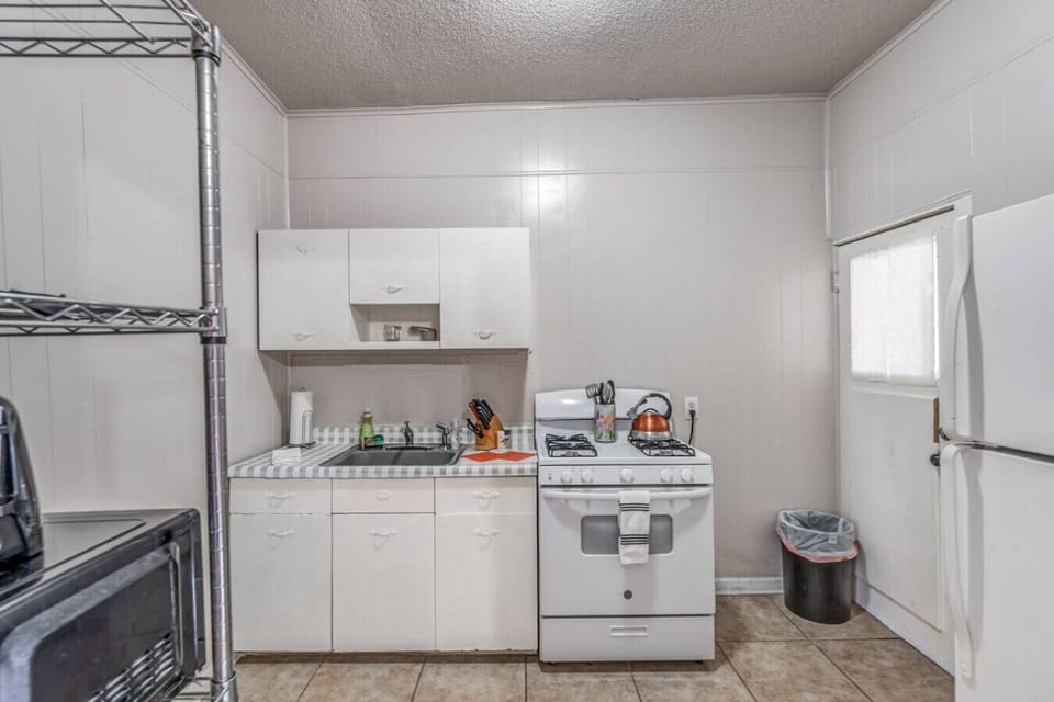 Everything you need in one straightforward cooking space.