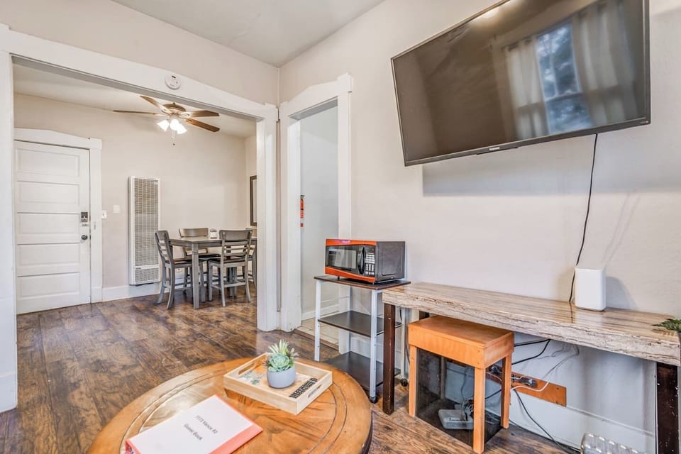 Enjoy a smooth flow between the living, dining, and entry areas — perfect for an easy and comfortable stay.