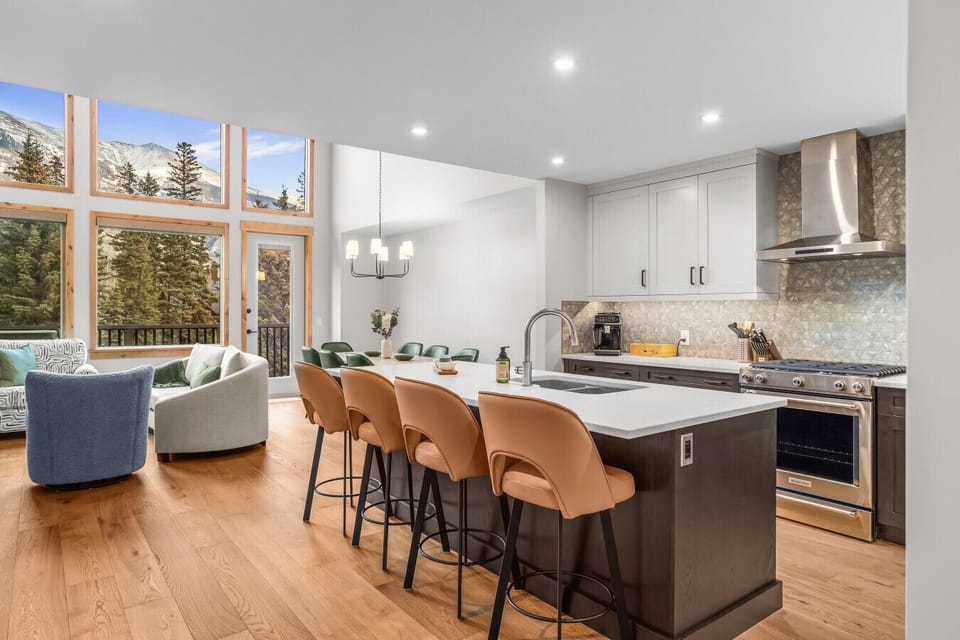 Kitchen island, common areas