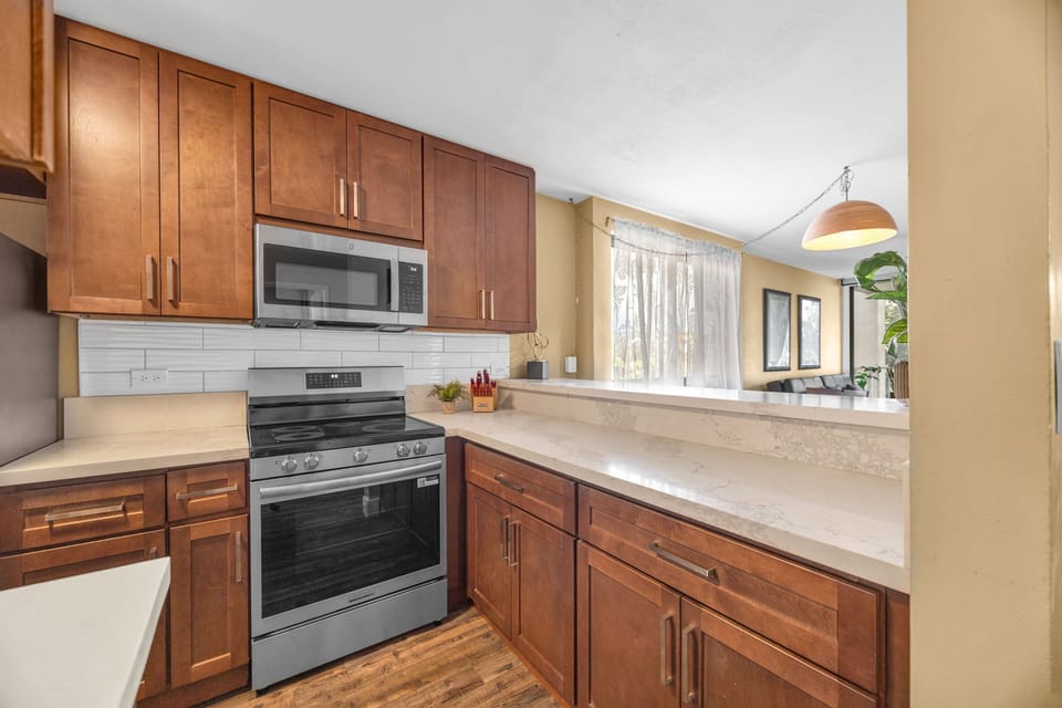 Cook with ease using stainless steel appliances, updated finishes, and all the essentials.
