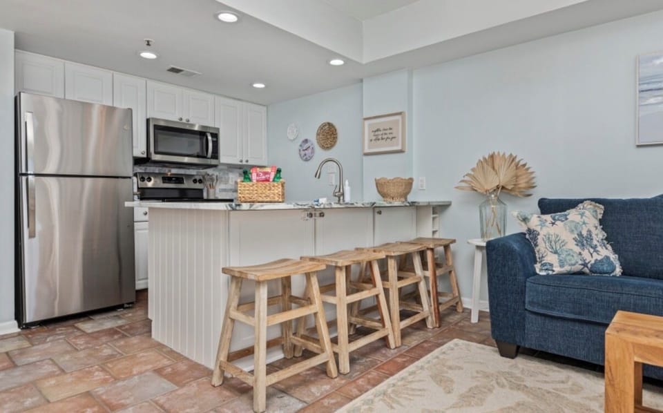 Full kitchen with ample seating