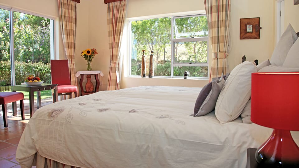 Rooibos Suite  | Premium bedding, Select Comfort beds, minibar, in-room safe