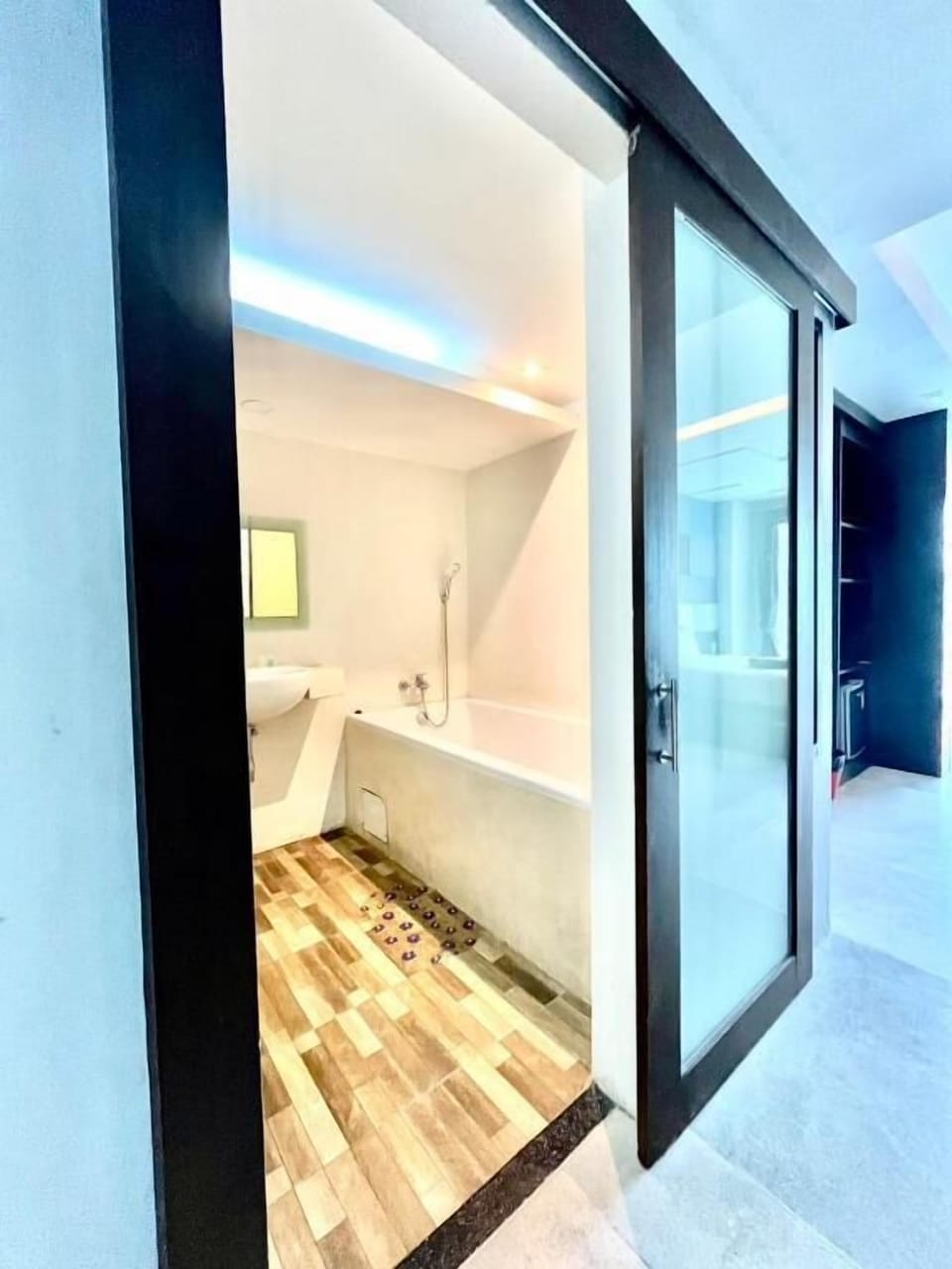 Deluxe Double Room, Pool View | Free WiFi
